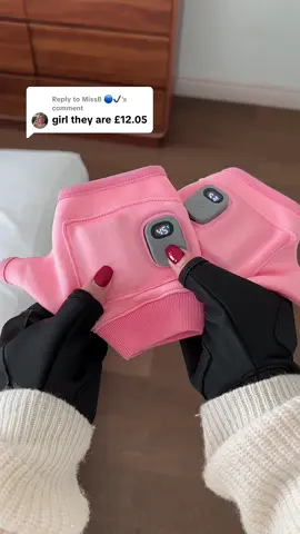 Replying to @MissB 🔵✔️ Now only £7.53.. These are definitely an essential for under ten pound. #gloves #heatedgloves #giftidea #blackfriday #christmasgift 