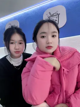 @sáng nắng chiều mưa 🌦️ được khen giống nhau :))