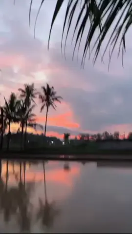 sunset pakeron emang ngga kalah cakep apalagi sama orang'nya😍🤭#garudawisnusatriamuda #gwsmlovers👹 #pakeron #sunset #magelang 