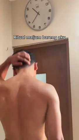 Jadi mau maljum bareng aku ? Maksudnya pergi jalan