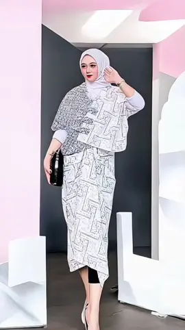 One Set Wanita Atasan Batik Outfit kondangan modern#elegan #kerenbanget #nyamandipakai 