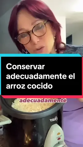 LEER ⬇️ • Esta bacteria puede producir toxinas que pueden causar problemas de salud en los seres humanos cuando se ingieren a través de alimentos contaminados. Aquí hay dos tipos de intoxicaciones alimentarias asociadas con el Bacillus cereus: 1- Intoxicación alimentaria por Bacillus cereus emética: Esta forma de intoxicación alimentaria se caracteriza por síntomas como vómitos intensos y a menudo se produce después de ingerir alimentos contaminados con la toxina emética producida por el Bacillus cereus. Los alimentos comúnmente asociados con esta forma de intoxicación incluyen platos de arroz, como arroz frito, que se ha cocinado y dejado a temperatura ambiente durante un período prolongado antes de su consumo. La toxina emética es resistente al calor, por lo que no se destruye mediante la cocción. 2- Intoxicación alimentaria por Bacillus cereus diarreica: En esta forma de intoxicación alimentaria, los síntomas predominantes son diarrea acuosa y cólicos abdominales. Por lo general, se produce después de ingerir alimentos contaminados con la toxina diarreica producida por el Bacillus cereus. Los alimentos que pueden estar involucrados incluyen alimentos lácteos, salsas y otros alimentos que requieren refrigeración y que se han dejado fuera del frigorífico durante un tiempo prolongado. Es importante destacar que las intoxicaciones alimentarias por Bacillus cereus generalmente no son mortales, pero pueden causar malestar gastrointestinal significativo y, en casos raros, deshidratación si la diarrea es intensa. La prevención es clave para evitar la intoxicación alimentaria por Bacillus cereus. Esto se logra a través de prácticas seguras de manipulación y almacenamiento de alimentos, como refrigerar los alimentos perecederos a temperaturas seguras, calentar adecuadamente los alimentos y consumirlos poco después de su preparación. Si alguien desarrolla síntomas graves o prolongados después de consumir alimentos sospechosos de estar contaminados con Bacillus cereus, es importante buscar atención médica para evaluar y tratar adecuadamente cualquier complicación potencial. ¿Conocías de esta bacteria?  #doctoraita #pediatra #intoxicacionconarroz #bacteriasintestinales 