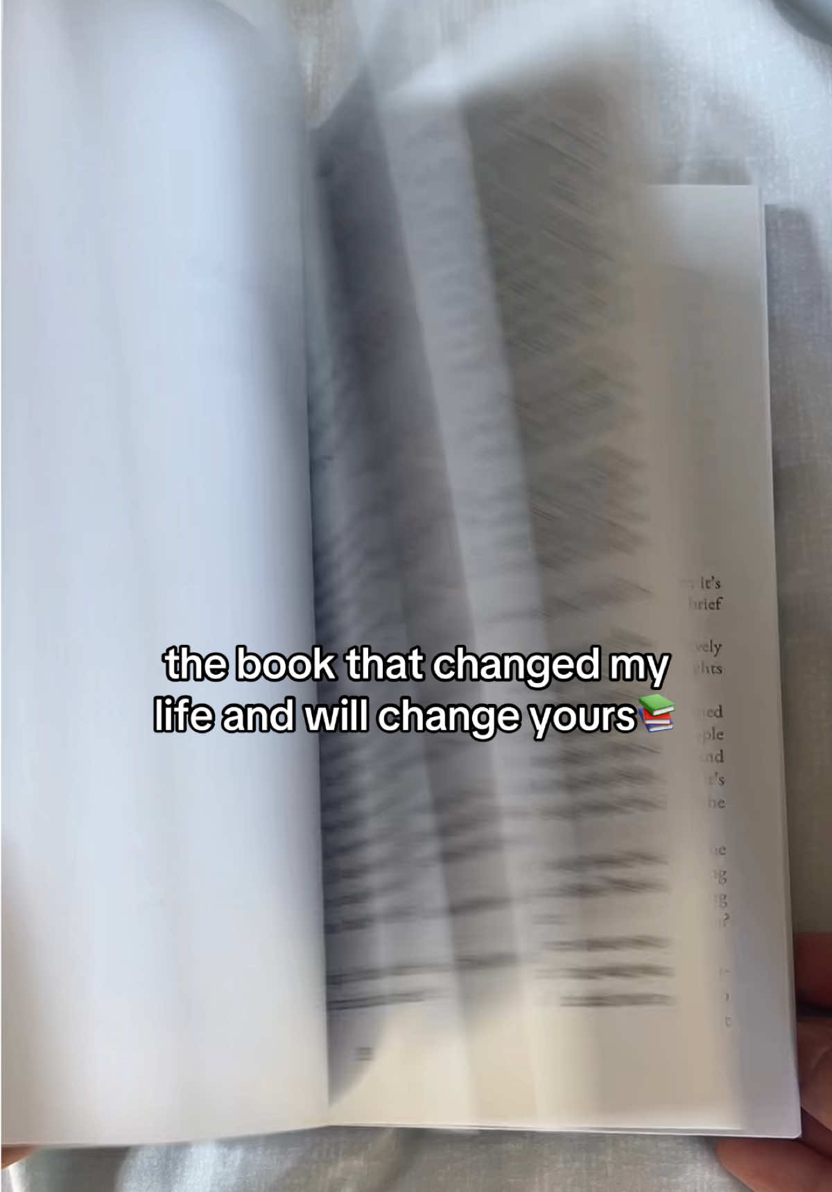 it was a quick easy read and totally changed the way i view mindfulness😊 #BookTok #books #selfhelpbooks #overthinking #mindfulnesspractice 