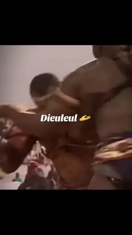 Mo dakha doré si lam dji Le 👑 des arènes @modou.xlo #modoulo #modouloxaragnelo #roidesarenes #luttesenegalaise #tiktoksenegal🇸🇳 