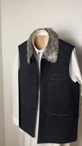 سديري شتوي رجالي افخم سديري رجالي مصنوع من اجود انواع الجوخ مع لمسة فرو تعطي احساس بالفخامة #سديري #سديري_رجالي #هدايا_رجاليه #جاكيت_شتوي 