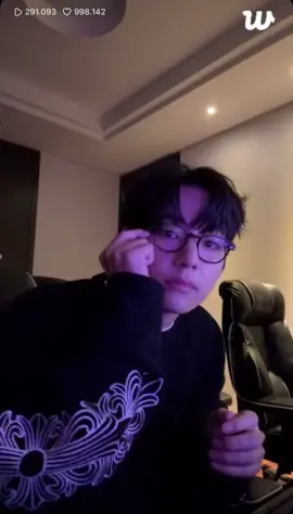 Taehyung live😭😭, đăng học tiếng gì ấy. Đã Hàn k hiểu rồi nay lên học tiếng gì nữa ấy☺️ #v #taehyung #kimtaehyung #btsarmy #fyp 