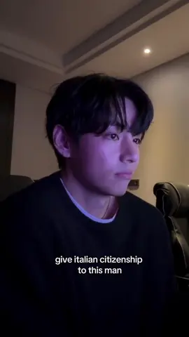 taehyung spoke in Italian #armybts #italy 