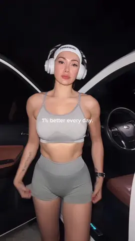 “โยไม่ได้พยายามจะดีกว่าใคร โยพยายามเป็นเวอร์ชันที่ดีที่สุดของตัวเองทุกวัน” 💪🏼😘🥰❤️ วินัย… คือสิ่งที่เปลี่ยนผู้หญิงธรรมดาให้กลายเป็นผู้หญิงทรงพลัง!  #talkwithYo #FITWITHYO #เทรนด์วันนี้ #สุขภาพดี #fypage 