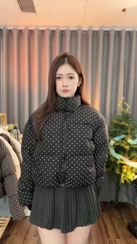 Áo phao chấm bi chuẩn vibe hàn quốc dành cho các nàng đông này #aophao #thoitrangnu #chambi #redolab 