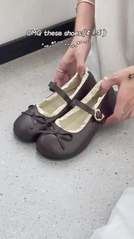 วันนี้เพื่อนให้รองเท้าคู่นี้มา สวยมากเลยค่ะ! ชอบมาก!🎶💓#รองเท้า #รองเท้าผู้หญิง #แฟชั่น #fyp 