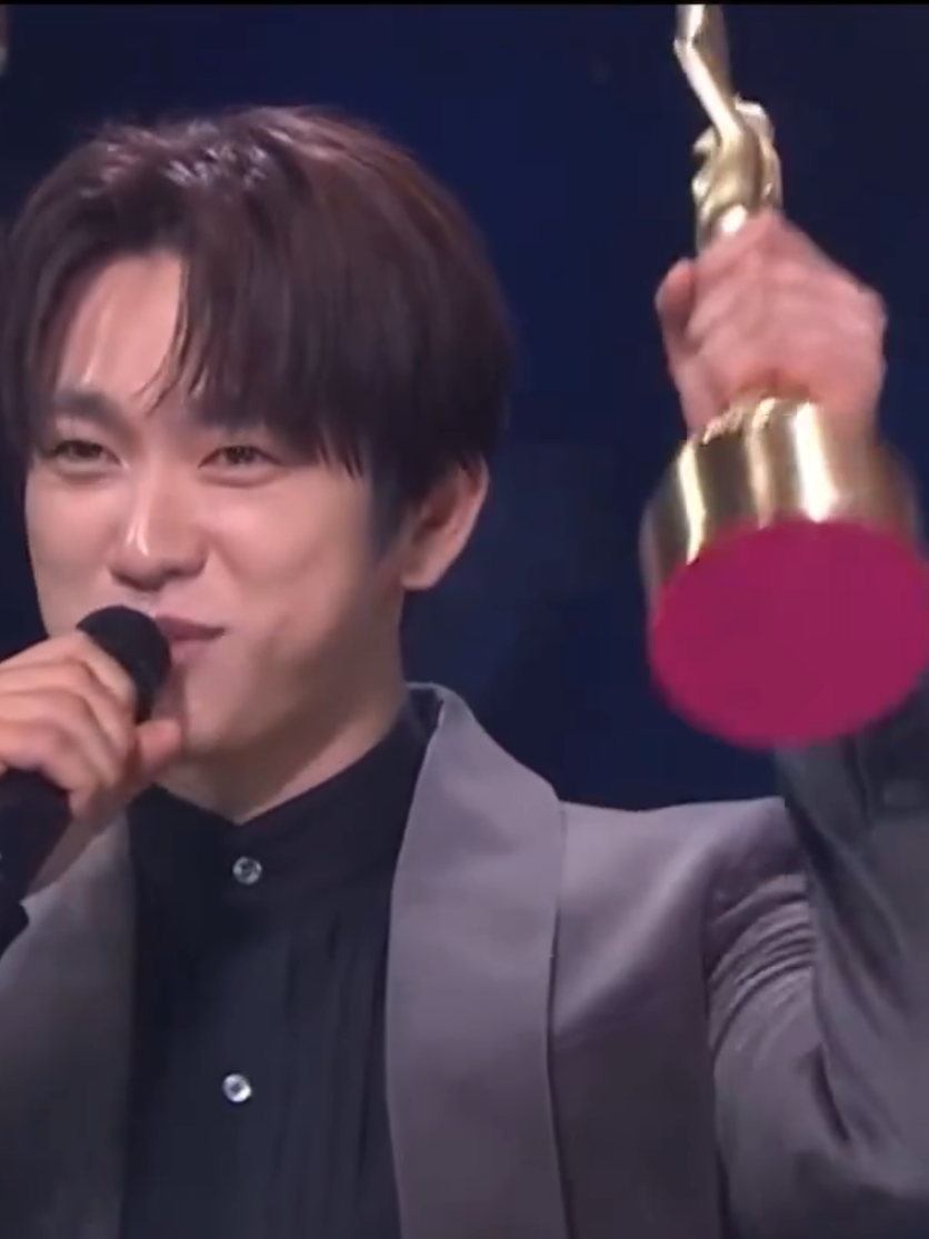 ภูมิใจจจจจจอ่าาาา 🏆🎉🎊🤧 🗳[BLUE DRAGON FILM AWARDS]46th #jinyounggot7 #parkjinyoung #จินยอง #jinyoung  #bluedragonfilmawards2025 