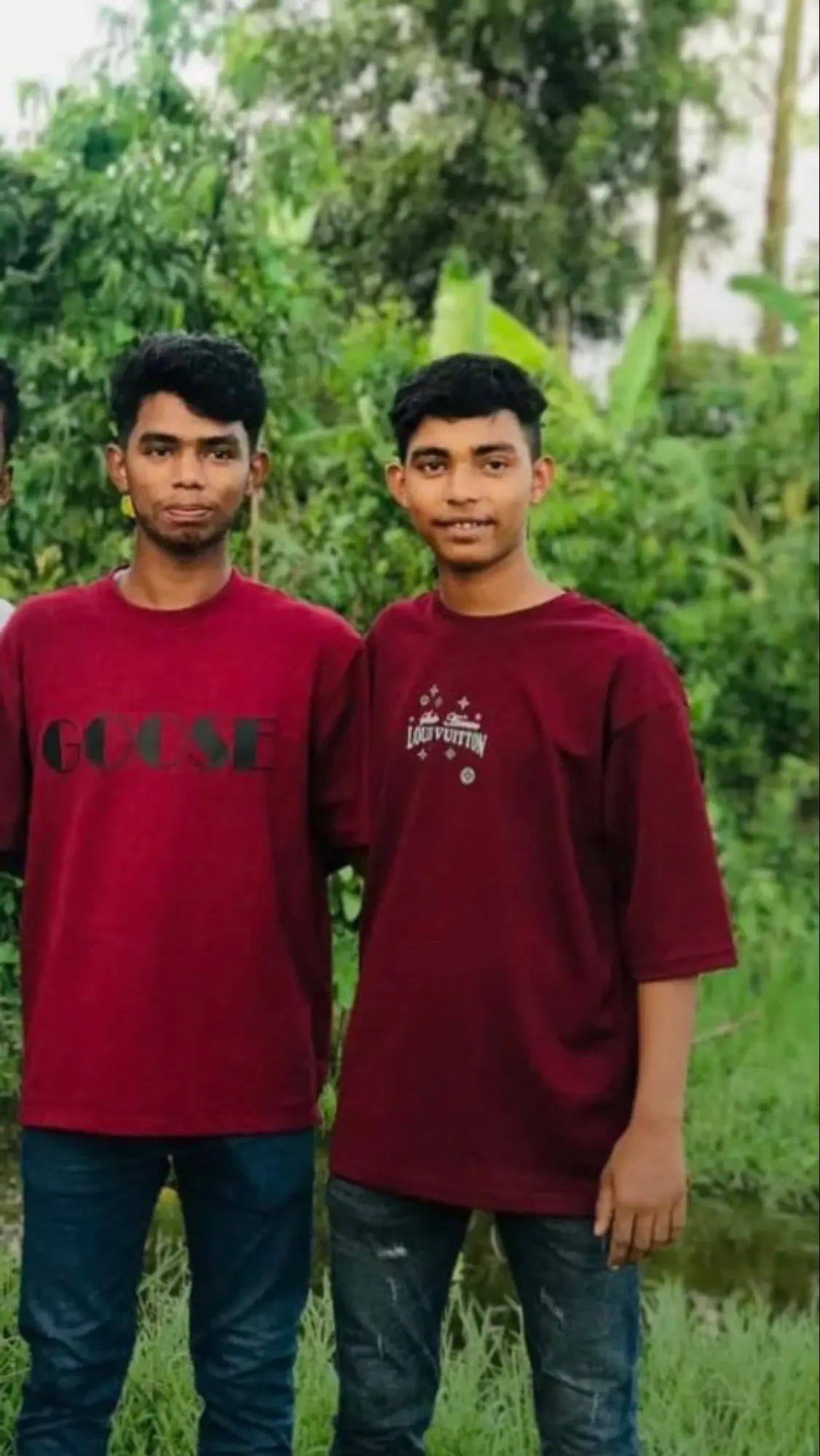 বড় ভাই মানে ছাড়া, ভরসা আর নির্ভর তার প্রতীক / যখন প্রিয় বড় ভাই বিদেশে চলে যায় . তখন  হৃদয়ে একরাশ শূন্যতা নেমে আসে ! তবে তার উন্নতির জন্য আমার দোয়ে করি আজ এখানে শেয়ার করছি বড় ভাই বিদেশ যাওয়ার উপলক্ষে কিছু সুন্দর আবেগ দিয়ে সাজানো . বাংলা # কাতার#outfit #foryou #500k #🫶🫂🫂🥺🥺