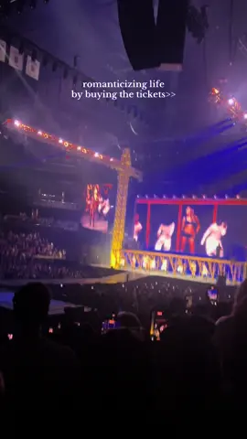 this is your sign #fyp #tatemcrae #misspossessivetour #misspossesive #creatorsearchinsights 