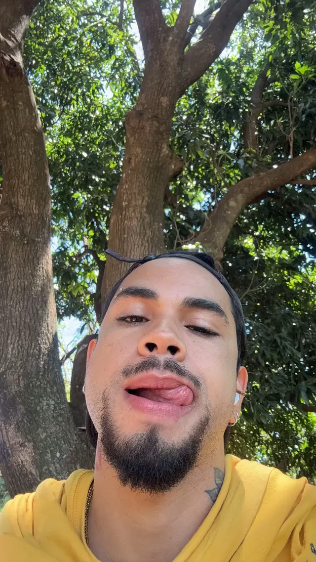 Não corro atrás de quem se vá… 🏄🏽‍♂️#flyyy 