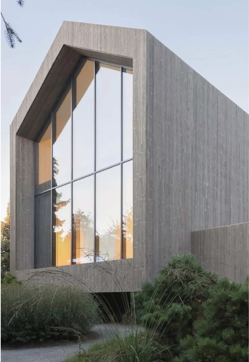 🌲 Accoya wood, floating walkways, and fluid thresholds - this is a home shaped by water, wilderness, and the rhythm of life. 📍Re-folded House, Canada #RefoldedHouse #housedesign #minimalism #worldarchidesign #architecture