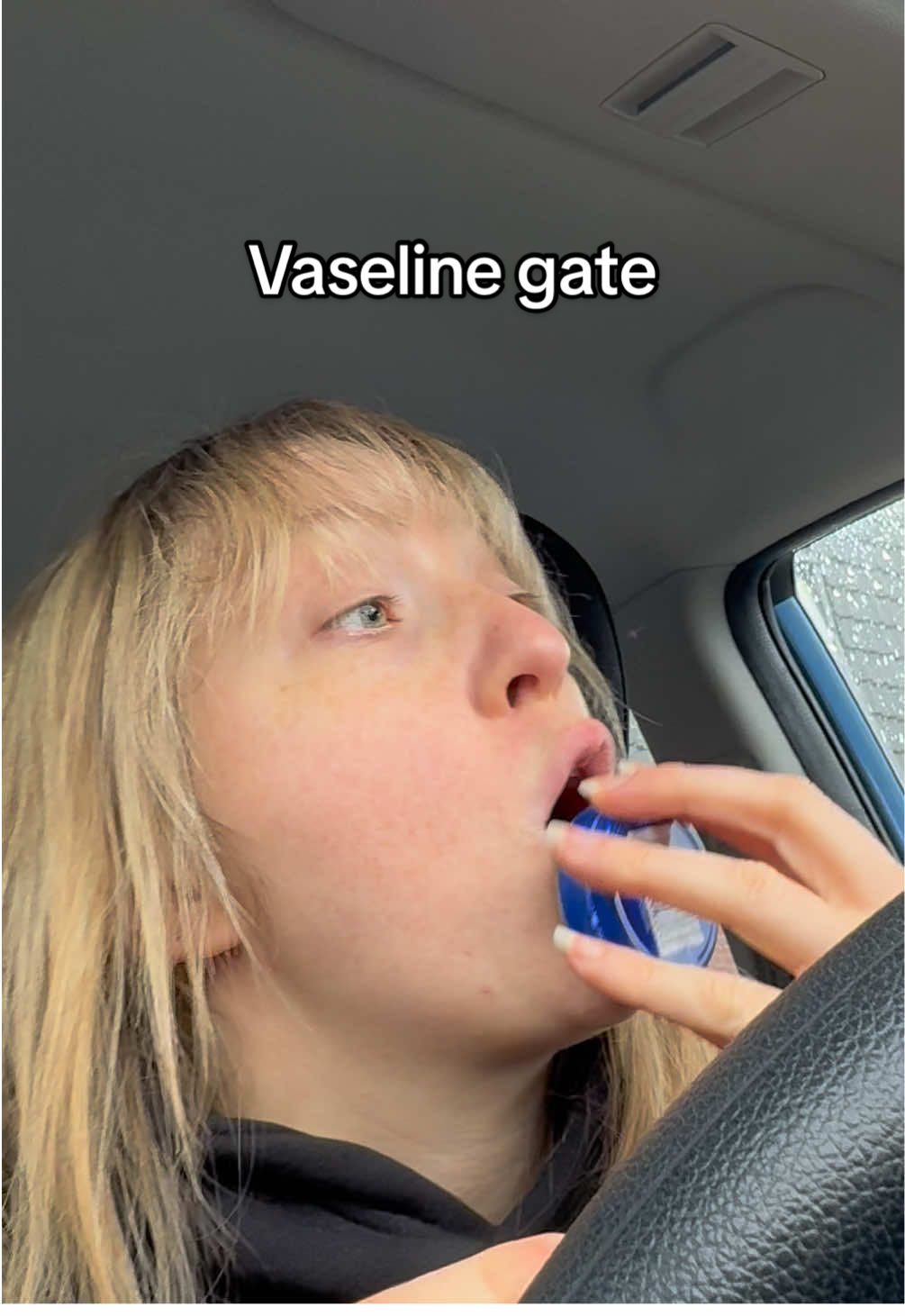 Hoe doe jij dat? #vaseline #lippenbalsem #raregewoontes #gewoontes #raar 
