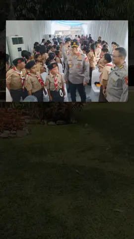 Wakil Kepala Polri, Komjen Dedi Prasetyo, mengakui bahwa ada masalah serius terkait lambatnya waktu respons cepat atau quick response time di Sentra Pelayanan Kepolisian Terpadu (SPKT). Karena kondisi tersebut, sebagian masyarakat akhirnya lebih memilih menghubungi Pemadam Kebakaran (Damkar) ketika membutuhkan tindakan cepat, daripada melapor melalui layanan kepolisian. #InfoPublik #PelayananPublik #SPKT #Damkar #ResponsCepat 