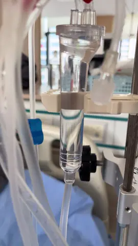 Khoảnh khắc khi máu chạm vào nước muối #LọcMáu #NhânViênYTế #dieuduong #xh 