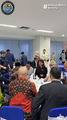 Dalam rangka mendampingi Bpk Menko @AgusYudhoyono(AHY) menghadiri event, Garuda TV: 1 Tahun Presiden Prabowo di Universitas Tarumanegara, Jakarta. Pak Menko menyampaikan capaian kinerja infrastruktur dan pembangunan kewilayahan sepanjang setahun masa kepemimpinan Bpk Presiden Prabowo Subianto, yang menunjukkan kemajuan signifikan. Dimana, satu tahun ini adalah momen penting dalam mengawal visi Bpk Presiden Prabowo dan Asta Cita.  Semoga bersama-sama kita semua dapat terus bersinergi & berkolaborasi mewujudkan Indonesia yang semakin maju, adil, dan makmur 🇮🇩❤️ #merrydaily 