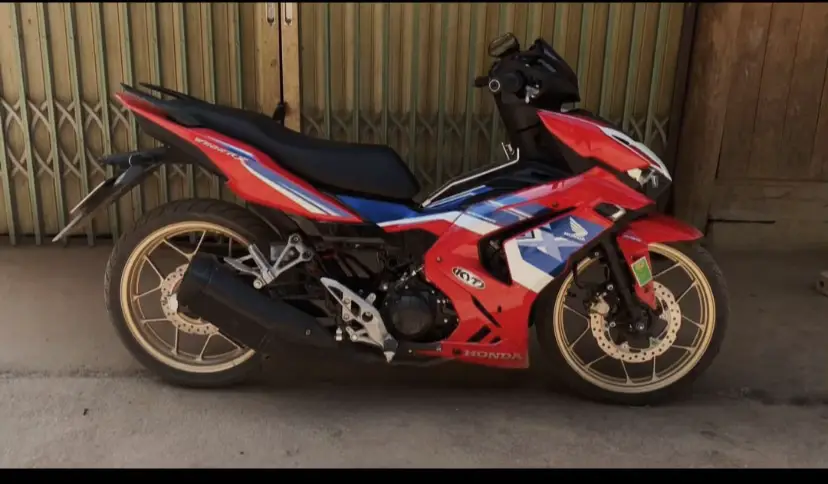 Winer x đẹp hơn hay winer R đẹp hơn #rs150malaysia_official #xuhuongtiktok 