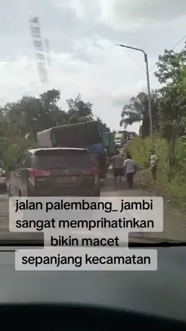 kapan diperbaiki bolo?????#macetsepanjangan #sumsel #musibanyuasin #jalanrusak #fyppppppppppppppppppppppp 