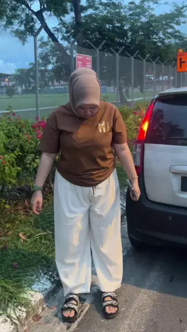 semua dekat beg kuning 🫶🏻 #fypage #fyp #fyppppppppppppppppppppppp #bajuviral #seluarpalazo 