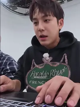 Mingoo soo cutee when he speaks soo fast 😆 #mingyu #kimmingyu #seventeen17_official #fyp #foryoupage 