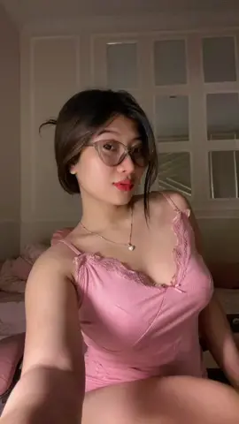 pinky pinky #cewektobrut #cewekhyperparah #cewekcantik #goyangbtutal #cewehyper 