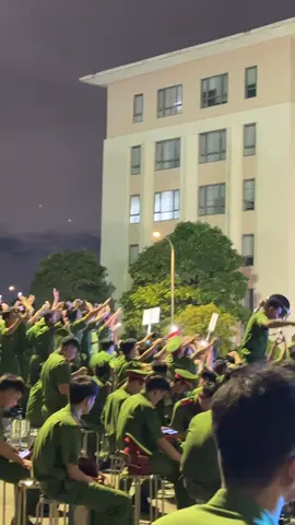 có ai khi nghe giai điệu này lại nhớ nhà 🏠 không #xuhuong #viral #fyp #mauaoxanh #hoithithanhlich 