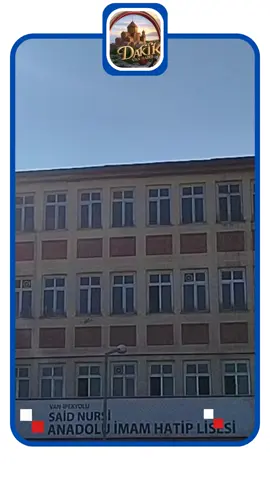 Van’da Lisede Gıda Zehirlenmesi: 5 Öğrenci Hastaneye Kaldırıldı Van’ın İpekyolu ilçesindeki Said Nursi İmam Hatip Lisesi’nde 5 öğrenci, tükettikleri gıdanın ardından mide bulantısı ve kusma şikâyeti yaşadı. Olay yerine gelen sağlık ekiplerince ilk müdahalesi yapılan öğrenciler, Van Eğitim ve Araştırma Hastanesi’ne sevk edildi. Hastanede yapılan kontrollerde öğrencilerin durumunun iyi olduğu öğrenildi. Aynı gıdayı tüketen diğer öğrencilerde herhangi bir belirti görülmezken, olayla ilgili incelemenin sürdüğü belirtildi. Kaynak:Van Bölge Gazetesi #news #van #keşfet #keşfetteyiz #zehirlenme 