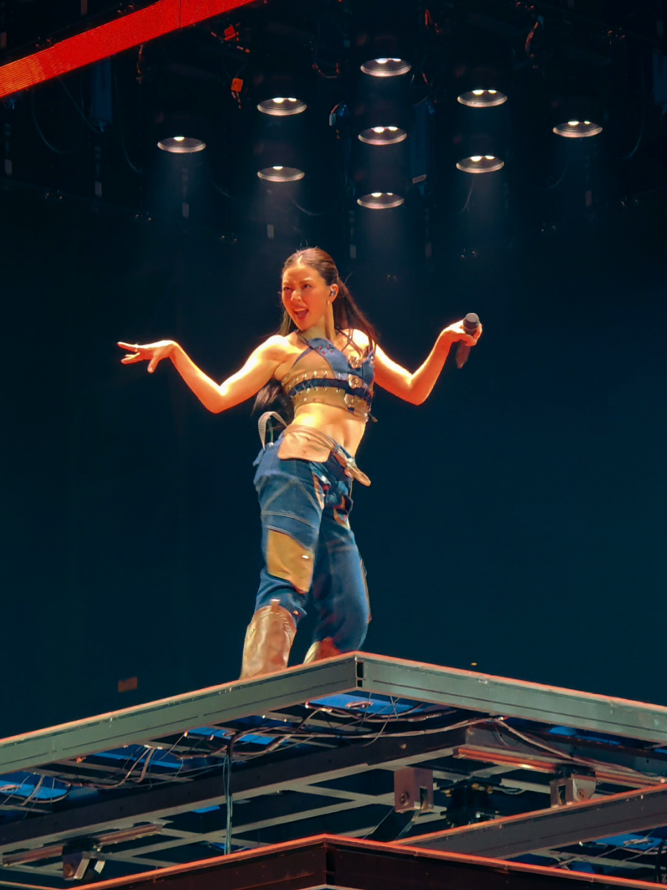 Park Jihyo 🥵‼️💃🏽 🎵 Right Hand Girl @TWICE  #twice #jihyo  #twice_5th_world_tour #twiceinmelbourne #twice_tiktok_official 