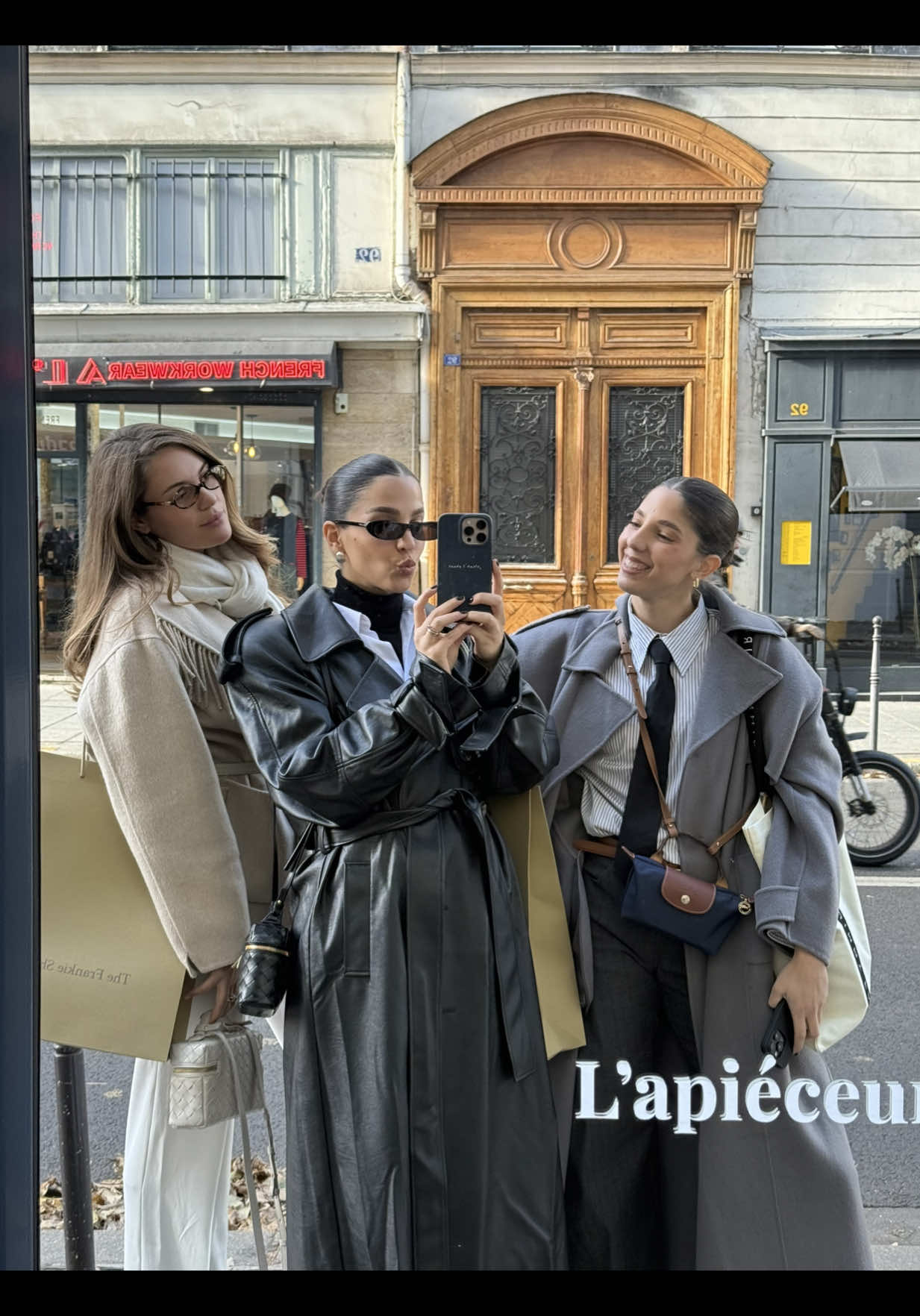 the audio that perfectly synced with our personalities #girlstrip #paris #beezinthetrap #fyp #trendingsound @nensifensi @Iva Ciric 