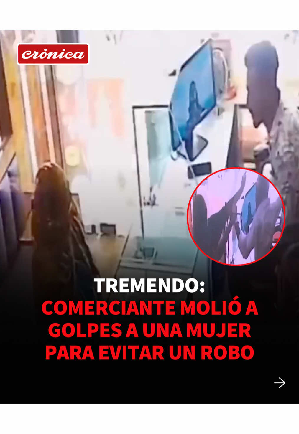 🥊VIOLENTA GOLPIZA ❌Una mujer quiso asaltar a un comerciante tirándole ají en polvo en los ojos para dejarlo ciego y llevarse las joyas del local. Pero el plan le salió pésimo: el comerciante apenas sintió el ardor y entendió al instante que lo estaban queriendo robar. 🔴Lejos de quedarse quieto, el hombre reaccionó con una golpiza brutal, que obligó a la asaltante a escaparse, tambaleando después de recibir semejante castigo. El intento de robo quedó totalmente frustrado, pero la reacción del comerciante dejó a todos helados por la furia desatada. ▶️Seguí el minuto a minuto de todas las noticias en nuestro canal de Youtube. #Robo #Inseguridad #Violencia