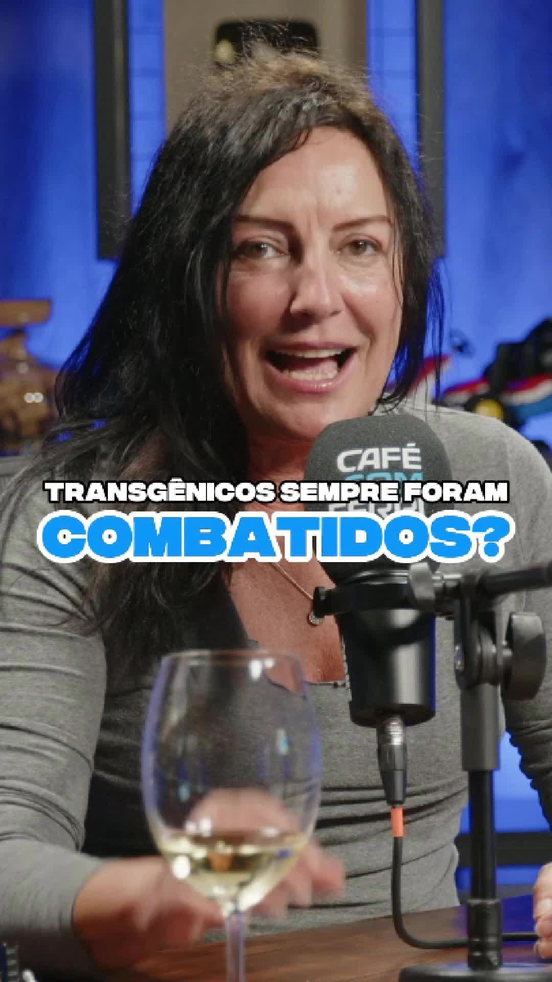 Por que a posição política muda dependendo de quem está no poder? No Podcast Café com Ferri, Paula Schmitt afirmou que a esquerda sempre foi contrária aos alimentos geneticamente modificados, mas que essa postura teria mudado após Lula permitir a entrada da Monsanto no Brasil. Segundo ela, antes disso, o discurso era de rejeição total à intervenção na natureza, destacando riscos, variáveis imprevisíveis e possíveis consequências de longo prazo. Você acha que coerência política ainda existe no debate público? 👇🏻 Assista ao episódio completo em nossos canais oficiais. #PodcastCafeComFerri #Ferri #CafeComFerri #PaulaSchmitt #Política #Debate #AlimentosTransgênicos