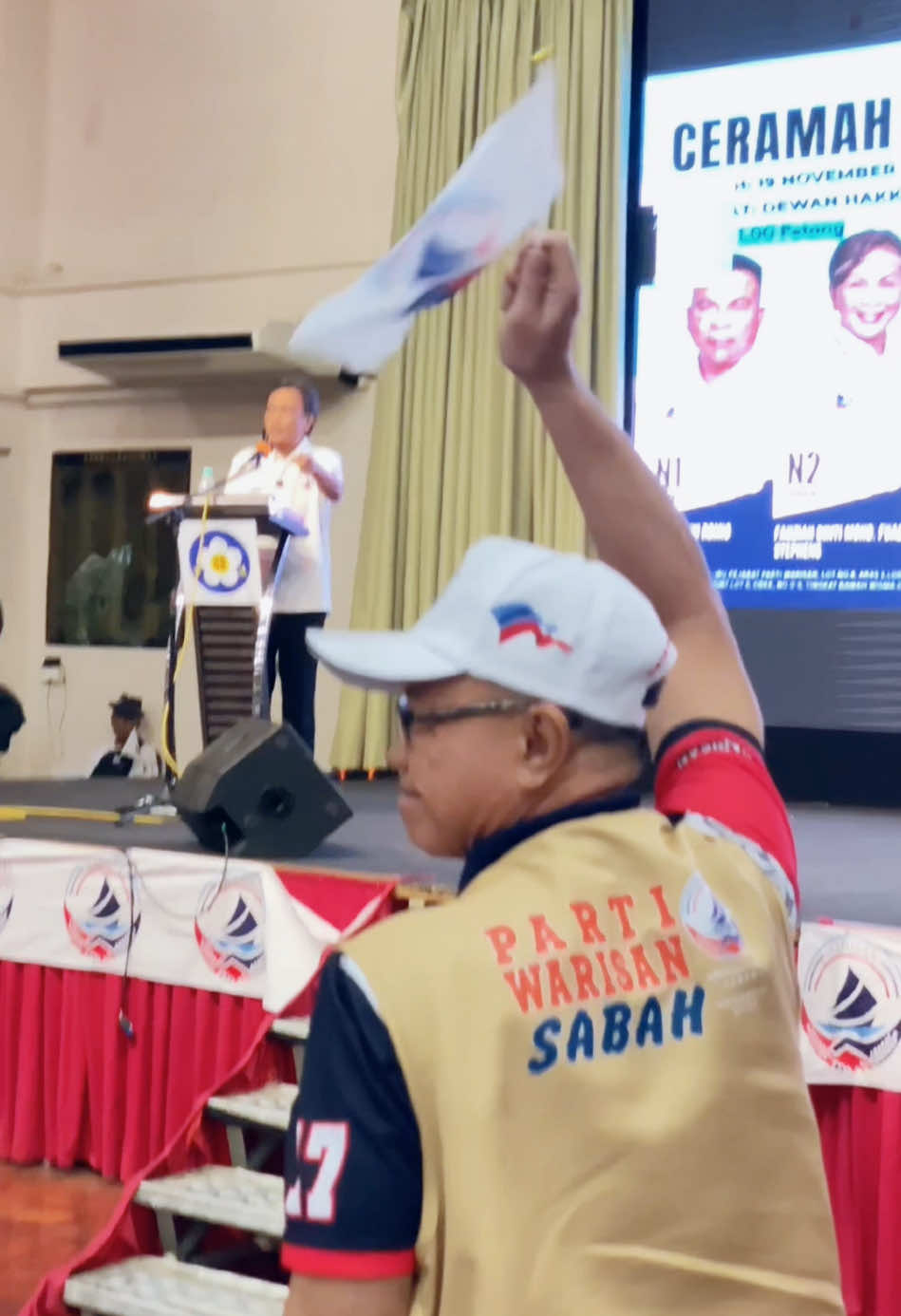 DSSA membanggakan DHI kerana DHI merupakan seorang tokoh penting dalam bidang OIL AND GAS. Kita yakin dan percaya bahawa DHI akan berupaya mengeluarkan Pitas daripada kepompong kemiskinan sekiranya DHI menjadi wakil rakyat! Mari semua warga N3 mengundi calon yang tepat iaitu DHI !! KITA SOKONG DHI #warisanbersamarakyat 