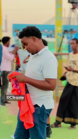 Daqiiqadihi udanbeeyey iyo macalinka ku-xigeenka deg.#jariiban 0v3 #saaxo🇱🇺  