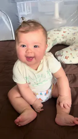 หนุ่มน้อยแจกยิ้มอีกแล้ว ผมยาวแล้ว แม่เลยมัดจุกให้เยย💖💖💖      #หมูน้อยคาร์เตอร์ #chubbyboy #หนูน้อยอารมดี🥰🥰🥰🥰 #6monthsold #พัฒนาการ 