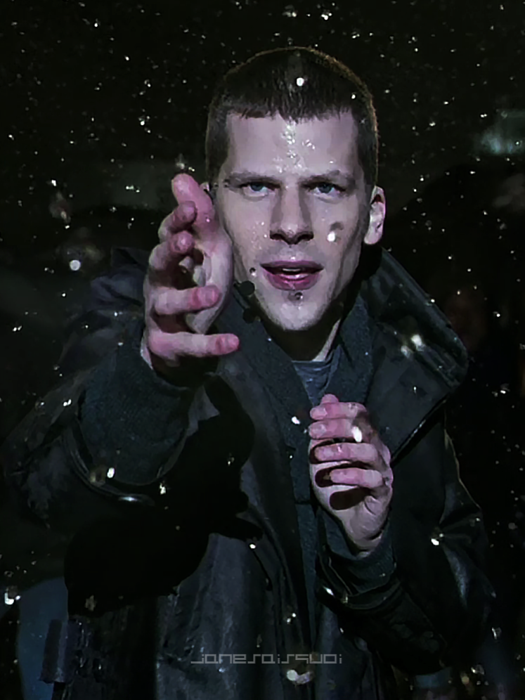 #JDANIELATLAS : come in close.  #danielatlas #nowyouseeme #nowyouseemenowyoudont #thehorsemen #filmedit #filmtok #jesseeisenberg #fyp #foryou