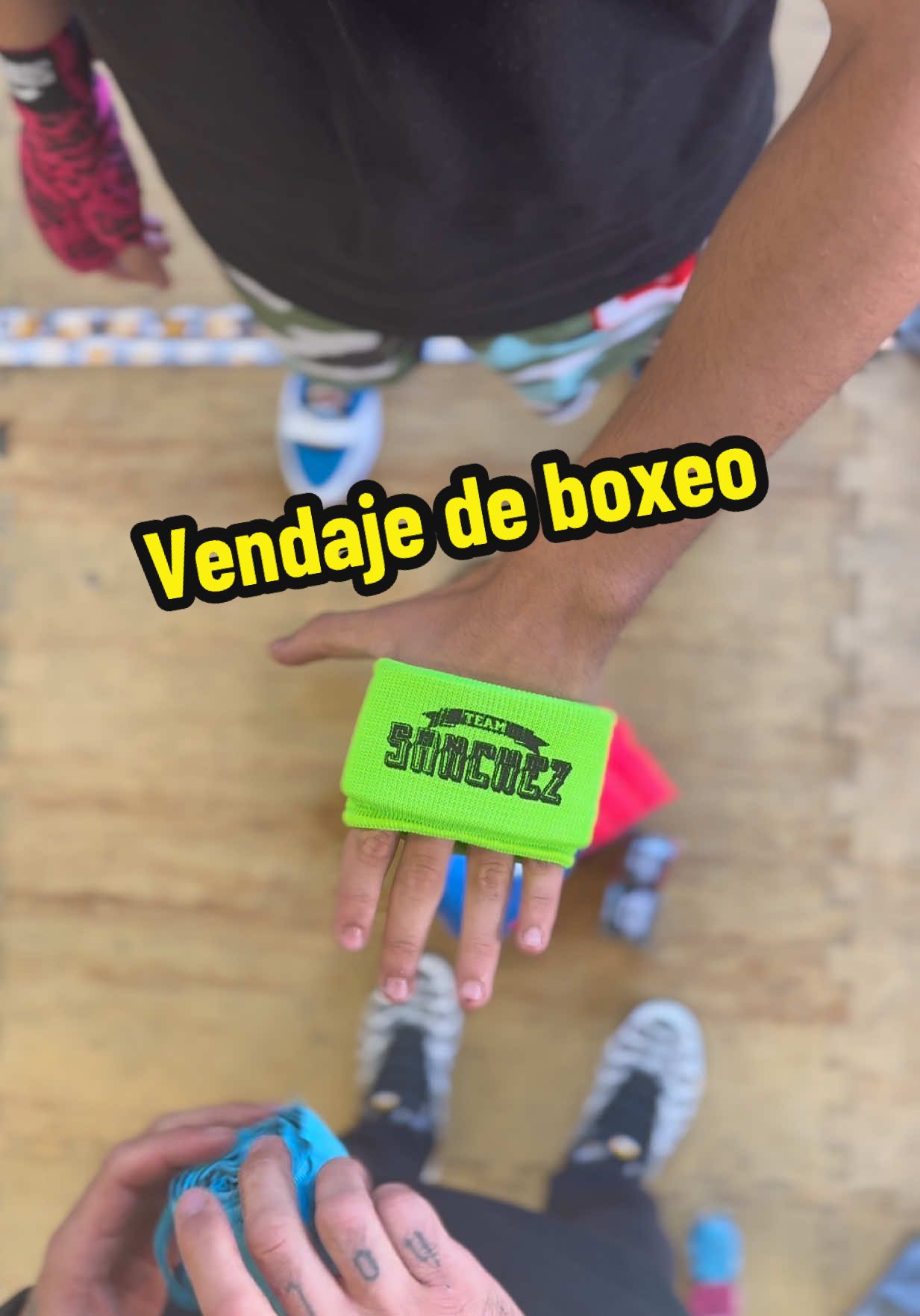 Vendaje con nudilleras 👌 #tutorial #boxeo #boxing #vendaje #teamsanchez 