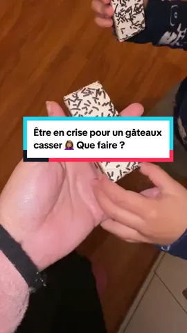 “Dites-moi les mamans… est-ce que chez vous aussi vos petits partent en crise pour des petites choses cassées ? 😅 Un gâteau cassé, une voiture pas bien rangée, un jouet pas droit… Chez moi, du haut de ses 3 ans, il veut que tout soit nickel ! Je me demande si je suis la seule à vivre ça ou si vos loulous aussi sont super sensibles à ces petits détails ? 💛”  #enfant #baby #gateaux #tdah #intelligent 