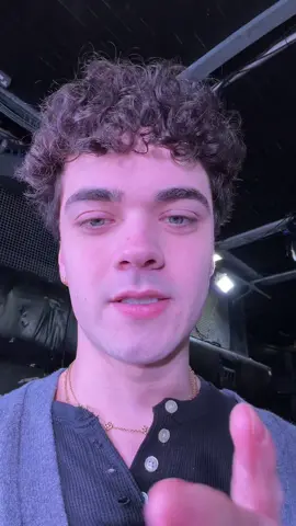 HAHAHSHAH anyway go grab ur tickets 😂 #funny #lol 