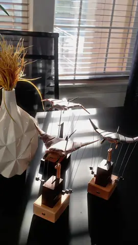 Never thought a wooden manta ray could make my desk look this calm and elevated. It brings a quiet kind of life to the whole room. #chritmasgift #mantaray #tabledecor #gifts #homedecor 