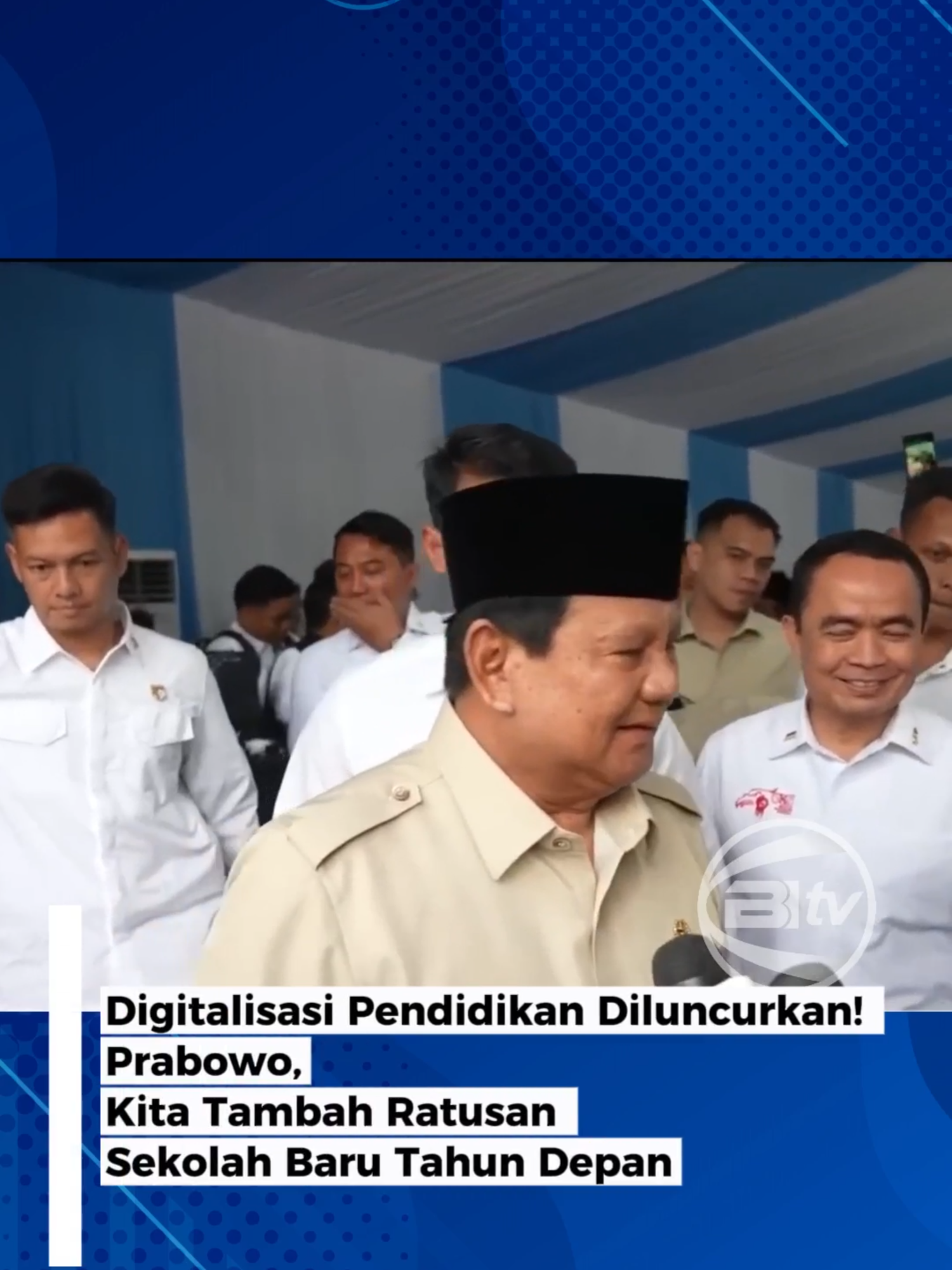 Presiden Prabowo Subianto menghadiri peluncuran program Digitalisasi Pembelajaran untuk Indonesia Cerdas di Bekasi. Dalam keterangannya, Presiden menyebut pemerintah berkomitmen meningkatkan kualitas pendidikan melalui pembangunan ratusan sekolah baru dan ribuan sekolah terintegrasi.