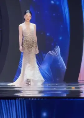 Fancam Hương Giang trình diễn dạ hội #queenbeauty_team 