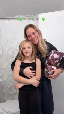 We love good back brace mornings ☺️ hope you all have a great day!! ✨💚  #scoliosiswarrior #scoliosisawareness #raisinglittlepeople #MomsofTikTok 