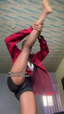It does o…..,at least a gym rat is better #fypシ゚ #tiktok #contortionist #flexiblegirl #relateable 