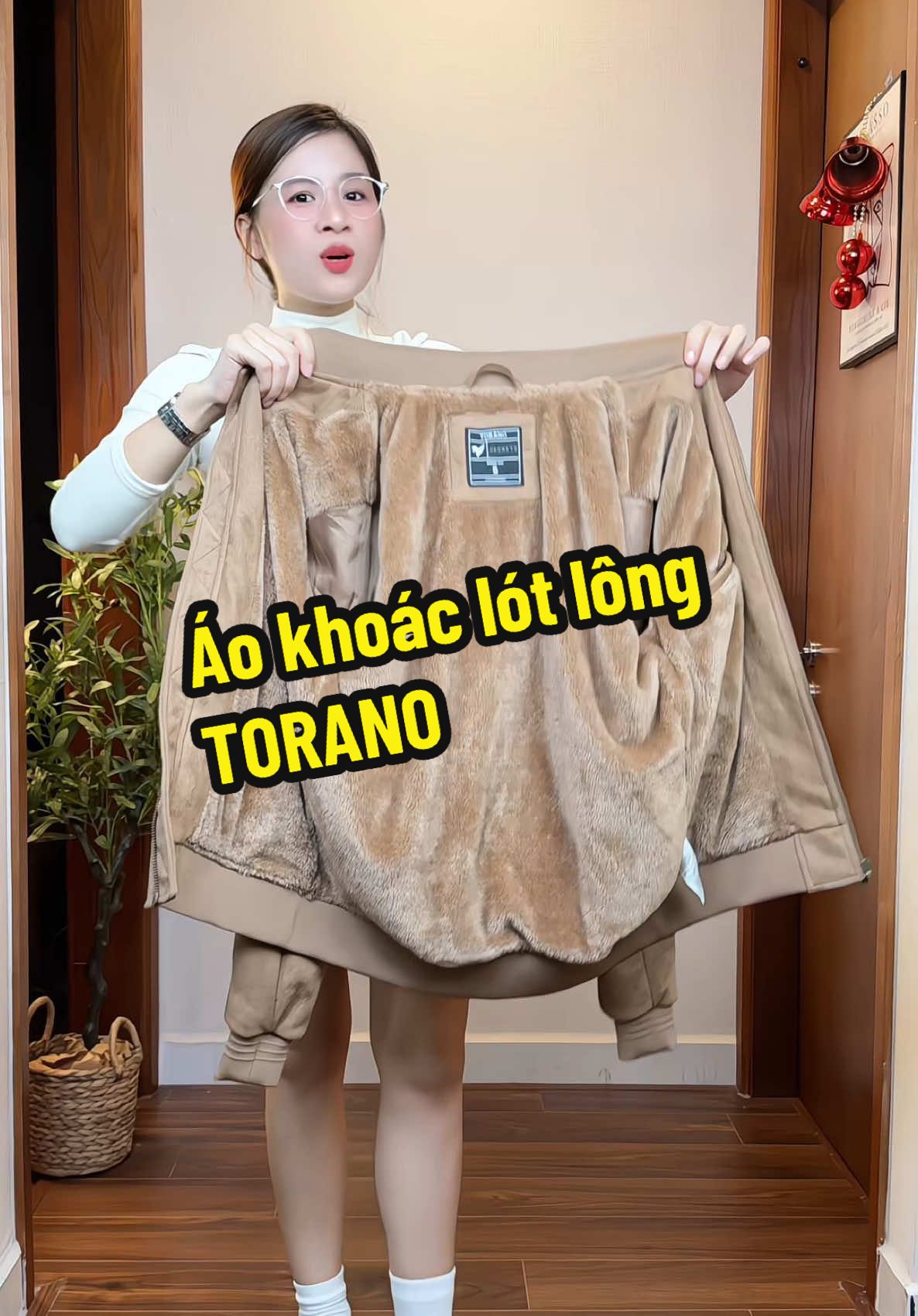Áo khoác lót lông siêu mềm ấm nha các anh #torano #phuongvinguyen #phuongsongsinh #aokhoacnam #aokhoaclotlong 