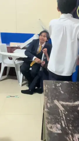 grabe mag autograph ang Hassan Hassan Basher Basher Herobrine Abunjjing bunjjing namin 🤭 #fyp #grade1calamansi 