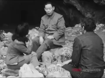 Thượng tướng Chu Văn Tấn (1909-1984) Là một tướng lĩnh cấp cao của Quân đội Nhân dân Việt Nam. Nguyên Bộ trưởng Bộ Quốc phòng (1945-1846), Phó Chủ tịch Hội đồng Quốc phòng và An ninh Việt Nam (1964-1971), Tổng thư ký Ủy ban Thường vụ Quốc hội khoá V (1975-1976), Phó Chủ tịch Ủy ban Thường vụ Quốc hội khoá II, III, IV, V, VI (1960-1981), Chủ nhiệm Ủy ban Dân tộc (1964-1981), Trưởng ban Dân tộc Trung ương kiêm Chủ nhiệm Ủy ban Dân tộc Chính phủ (1959-1960), Tư lệnh Quân ủy Bộ Kháng chiến (1957), Chủ tịch kiêm Bí thư Khu tự trị Việt Bắc (1956-1975), Chính ủy kiêm Bí thư Quân khu Việt Bắc (1957-1976), Chủ nhiệm Chi cục Tham mưu Việt Bắc (1955-1957), Chánh án Toà án Quân sự kiêm Chủ tịch Ủy ban Kháng chiến Hành chính Liên khu Việt Bắc (1949-1954), Khu trưởng kiêm Bí thư Khu ủy Liên khu Việt Bắc (1949-1954), Tư lệnh kiêm Chính ủy kiêm Bí thư Quân khu ủy Liên khu Việt Bắc (1954-1956), Quyền Tư lệnh Lực lượng Vũ trang Nhân dân Bắc Sơn (1947-1950), Khu trưởng kiêm Bí thư Chiến khu 1, Khu trưởng Khu 4, Ủy viên Trung ương Đảng khoá I, II, III (1945-1976), Ủy viên Xú ủy Bắc Kỳ (1941-1945), Đại biểu Quốc hội khoá II, III, IV, V, VI (1960-1981), Ủy viên Hội đồng Quốc phòng và An ninh Việt Nam (1960-1975), Ủy viên Đoàn Chủ tịch Ủy ban Trung ương Mặt trận Tổ quốc Việt Nam. #xhtiktok #lichsuvietnam #qđndvn 