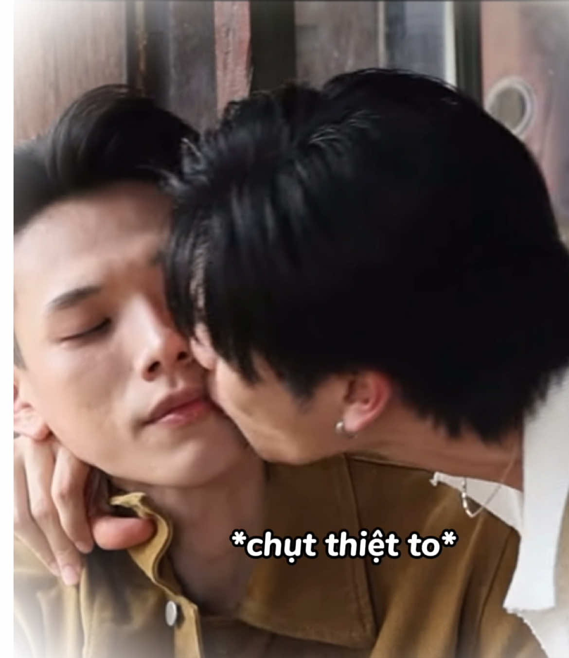 Câu hỏi cộng điểm: đây là ThanPheem hay DaouOffroad ? ( coi phim thôi mng ơi, ngọt cỡ này mà 🥰 ) #thewickedgameseries #daouoffroad #oueiija #offroadktp 